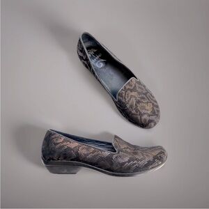 Dansko Olivia Slip On Shoes Snakeskin Size 39